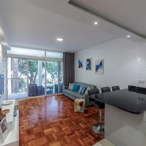 Sea Breeze I Apartment